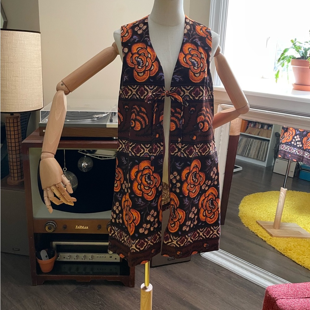 Floral 70’s Sleeveless Tie Vest Dress